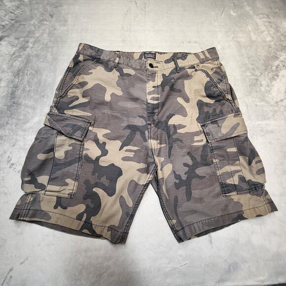 Levi's Shorts Mens 38 Camouflage Cargo Multi Pocket Zip Fly Utility - Picture 1 of 10